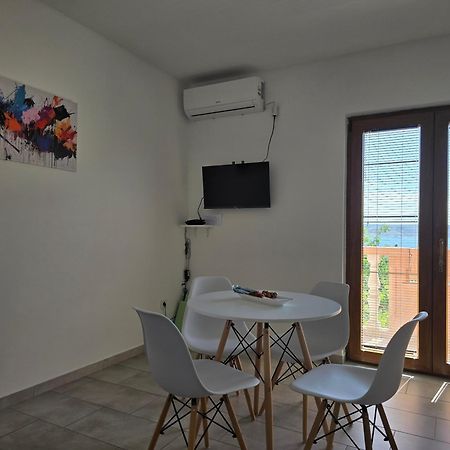 Apartment Ante And Dijana Стариград-Пакленица Экстерьер фото